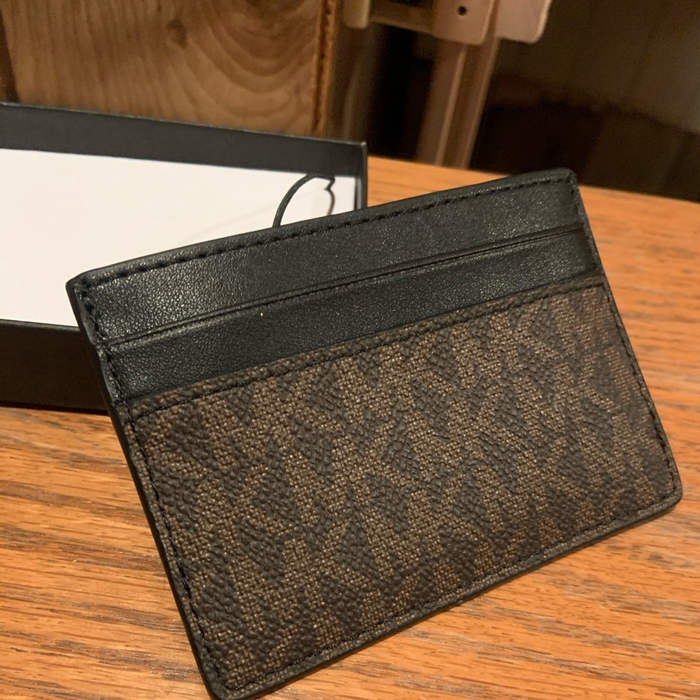 Brand new men’s Micheal kors credit card wallet